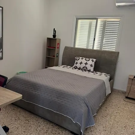 Apartment One Bedroom House In *
